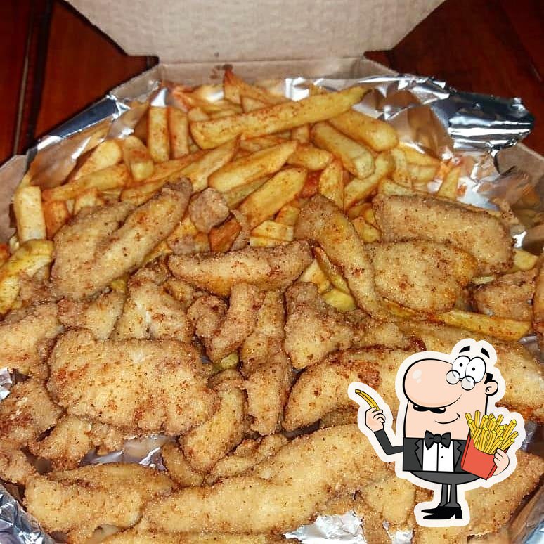 Experimente batatas fritas com diferentes molhos.