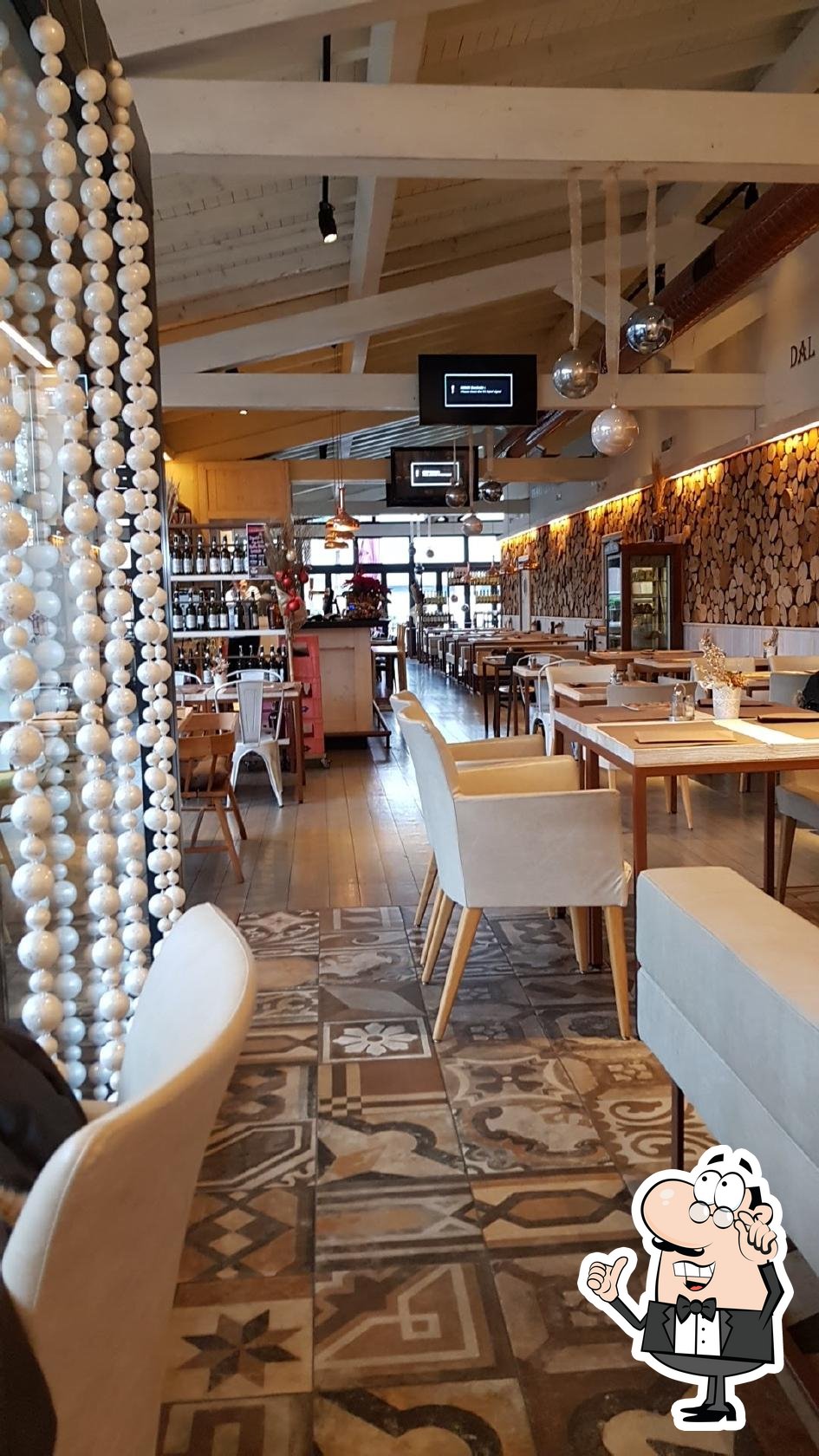 Gli interni di Birreria Dolomiti - Ristorante Pizzeria.