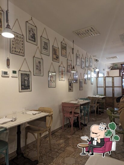 Dai un'occhiata agli interni di Trattoria Da Me.