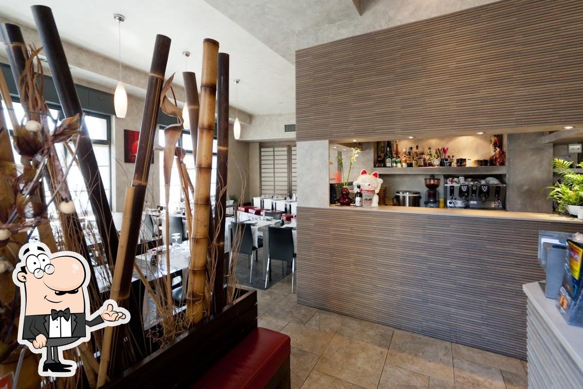 Siediti a un tavolo di Haiku Restaurant.