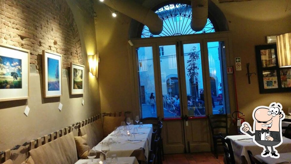 Gli interni di Trattoria 4 Leoni.