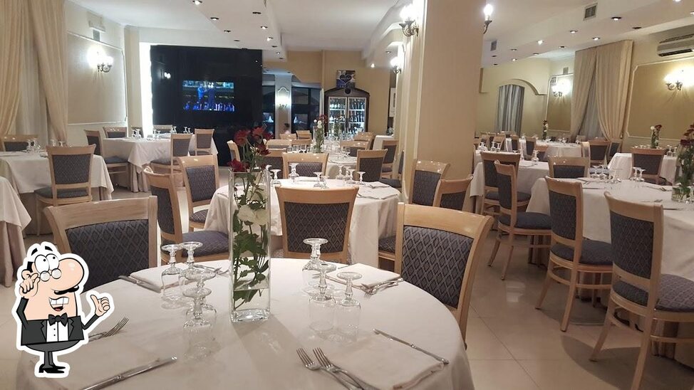 Gli interni di ristorante la perla.