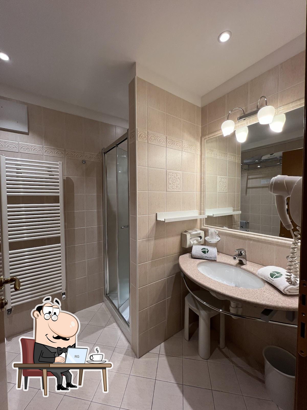 Gli interni di Hotel Pareda.