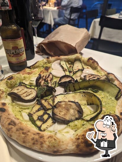 Gli interni di La Capannina Ristorante Pizzeria.