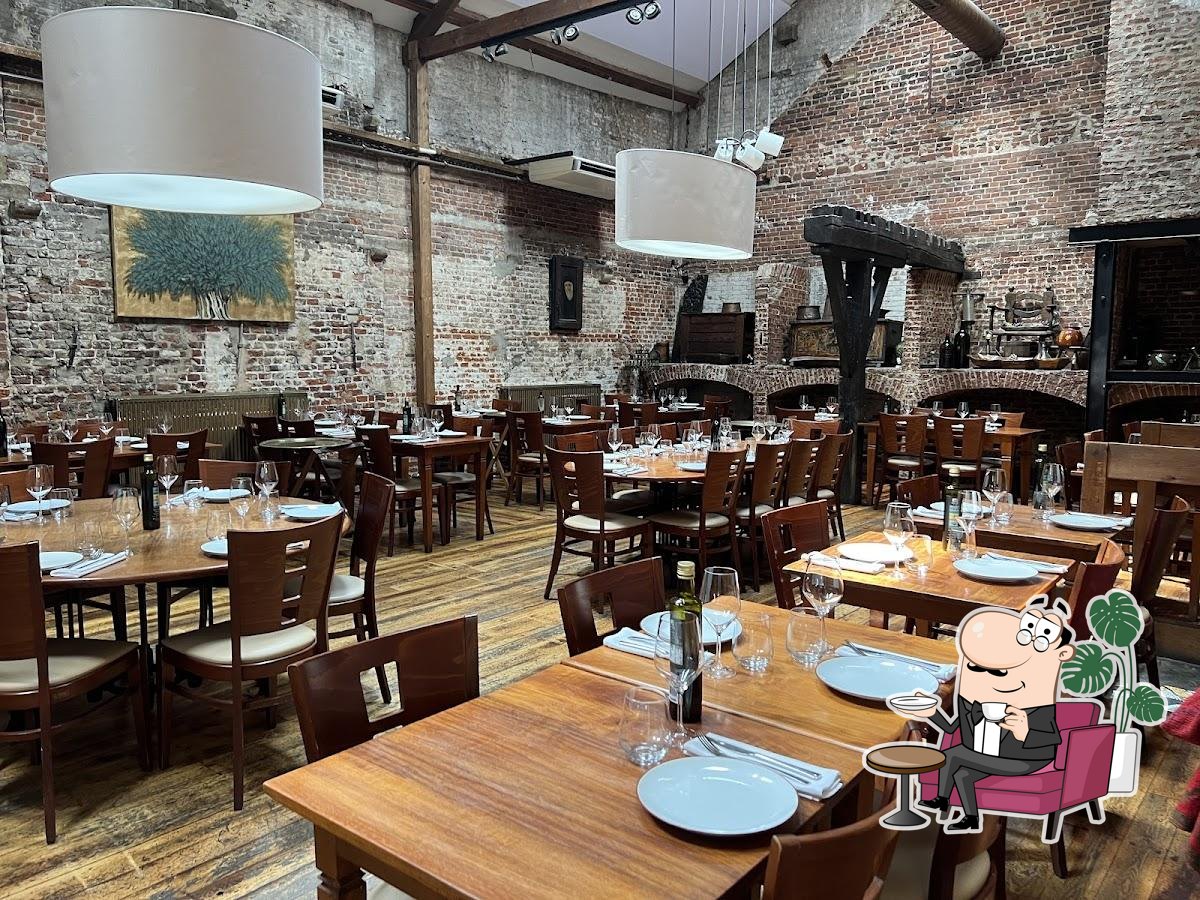Découvrez l'intérieur de Restaurant Strofilia.