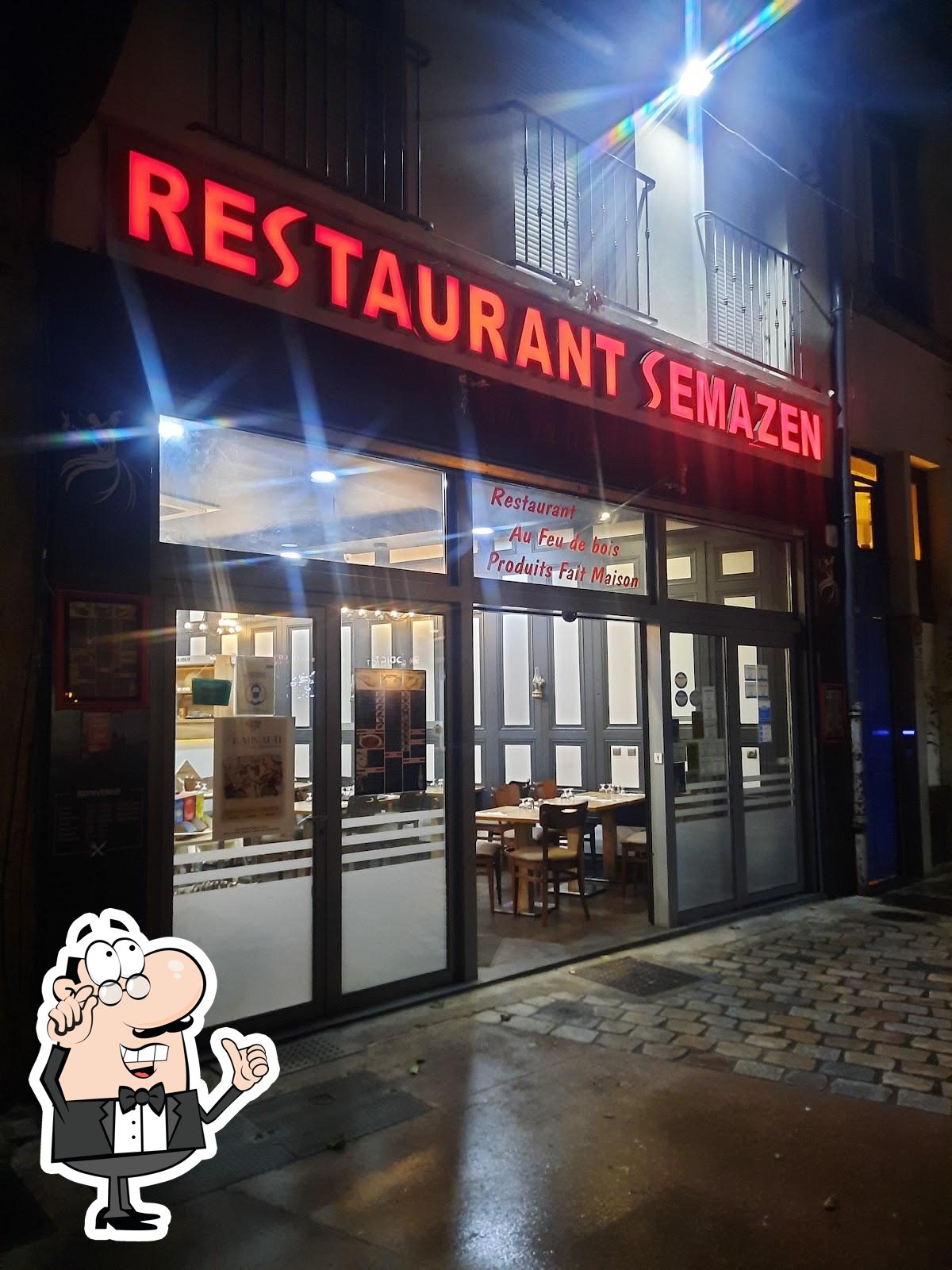 Installez-vous à l'une des tables de Restaurant Semazen.