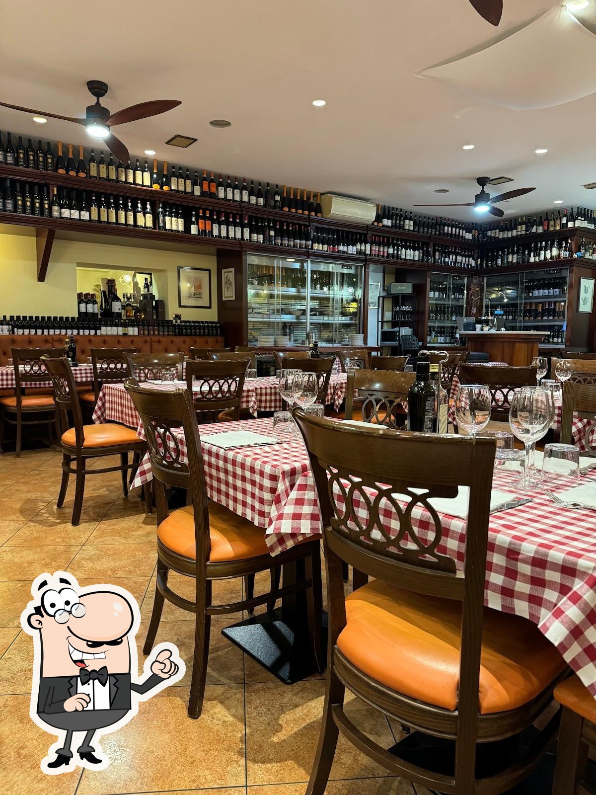 Siediti a un tavolo di Ristorante "Il Moro".