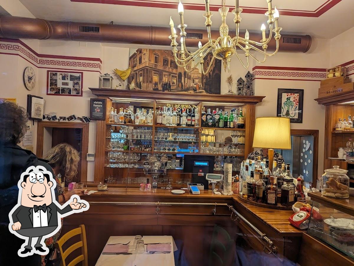 Gli interni di Osteria dal Capo.