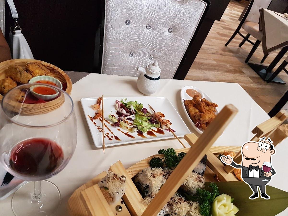 È gradevole prendersi un bicchiere di vino a Butterfly sushi & grill Restaurant.