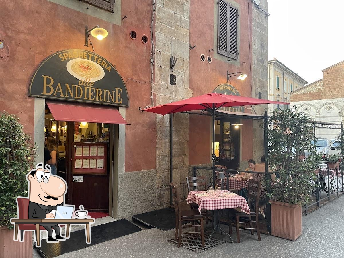 Siediti a un tavolo di Ristorante "Alle Bandierine".