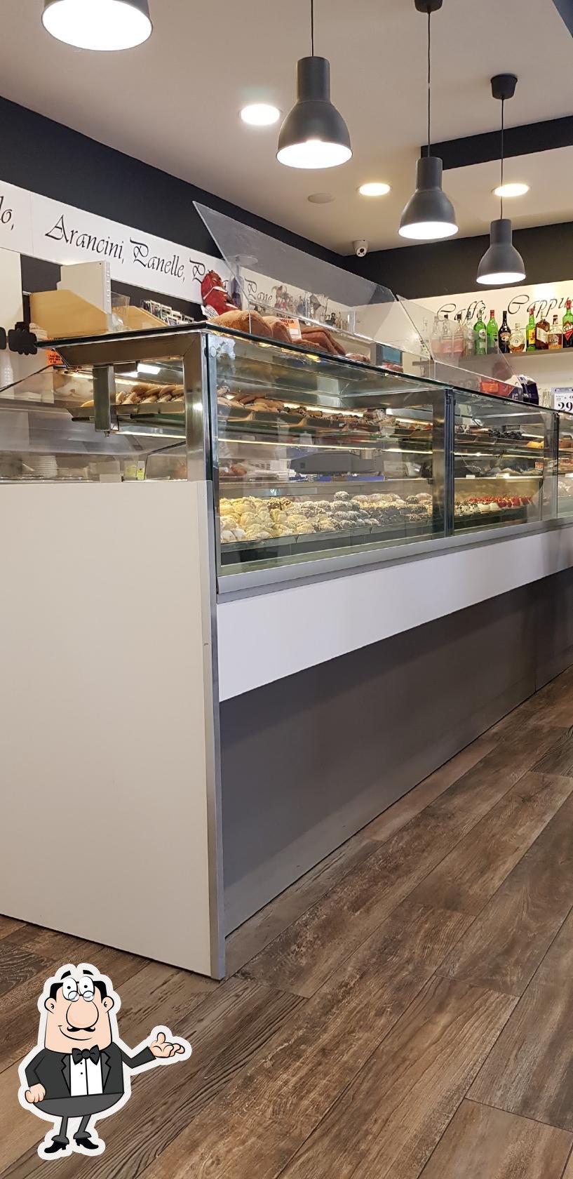 Dai un'occhiata agli interni di Bar Pasticceria siciliana Milano - Antica Sicilia.