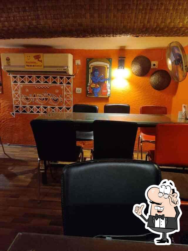 Check out how Koshe Kosha, Golpark looks inside.