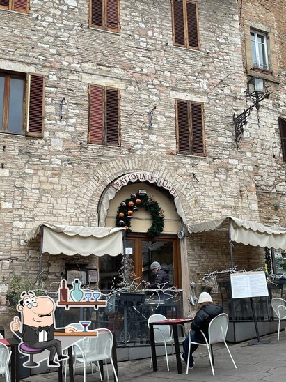 Dai un'occhiata agli interni di Trattoria Degli Umbri.