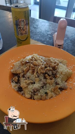 Dai un'occhiata agli interni di Menamè - officina della pasta.