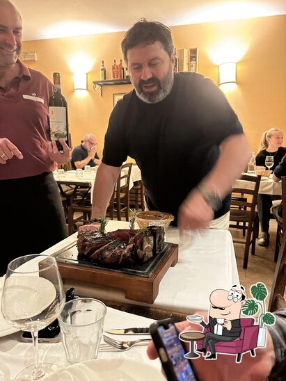 Dai un'occhiata agli interni di Ristorante Accademia.