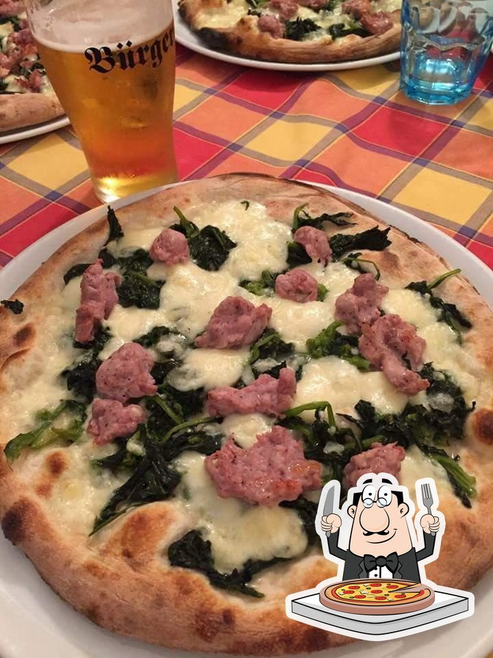 Scegli tra le svariate varianti di pizza.