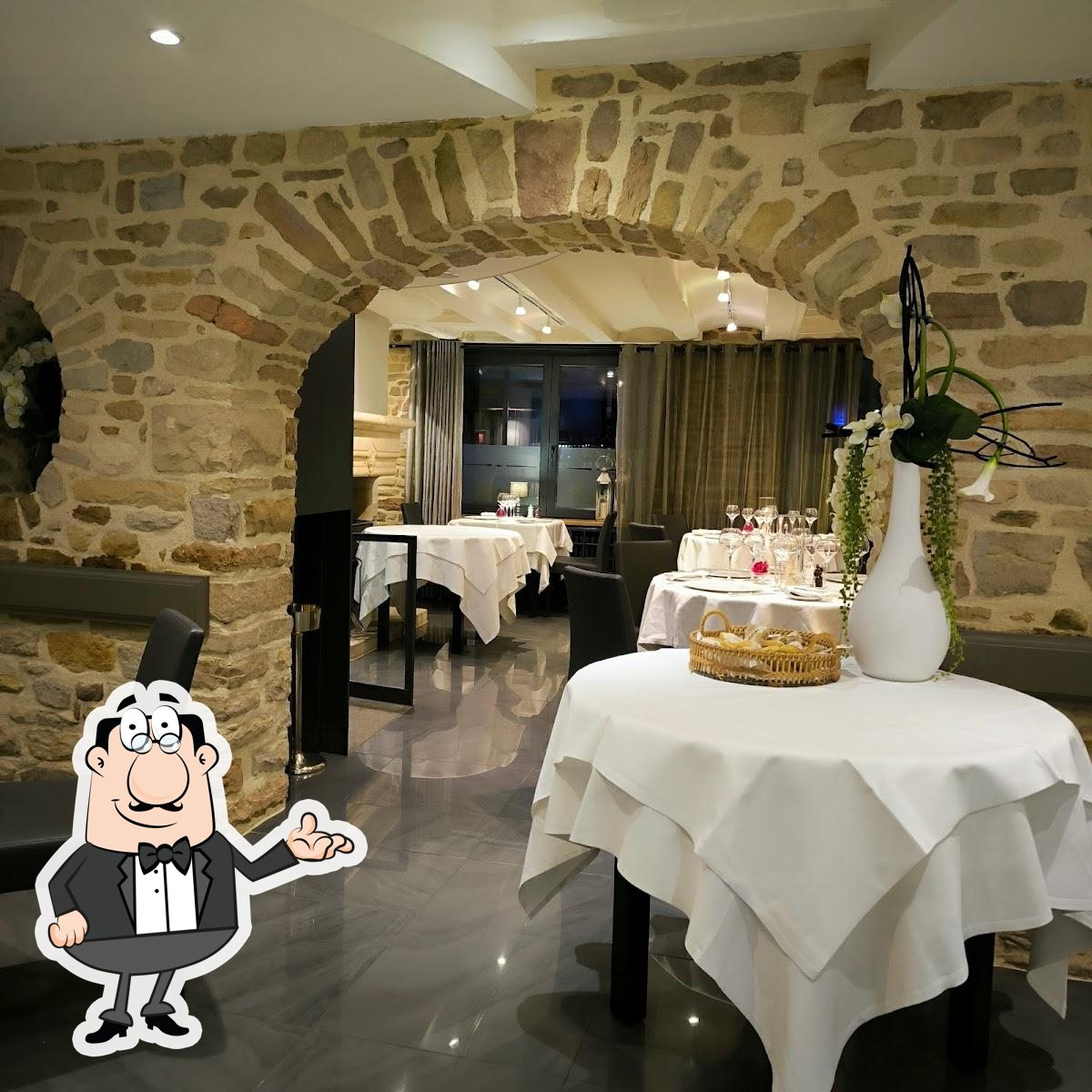 Découvrez l'intérieur de Restaurant Pierre.