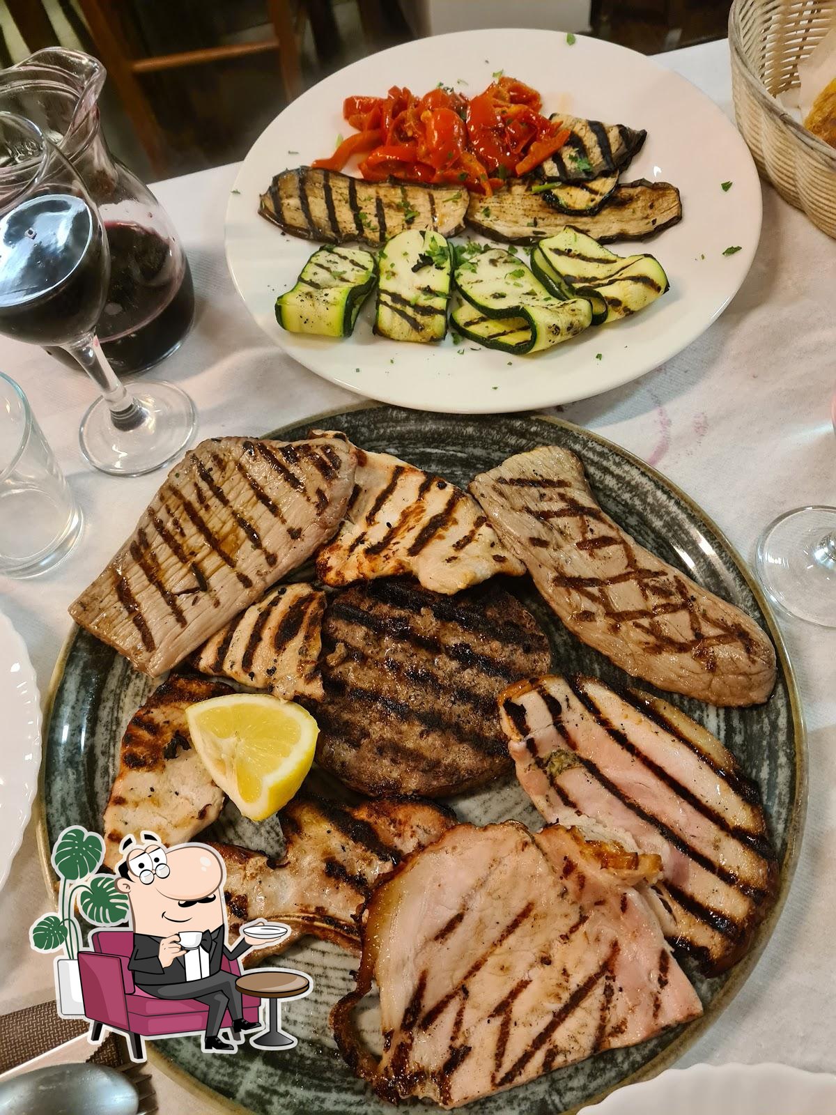 Dai un'occhiata agli interni di Da Mimmo.