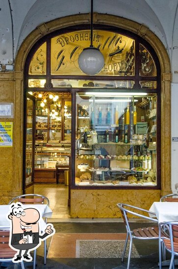 Dai un'occhiata agli interni di Pasticceria Copello 1826.