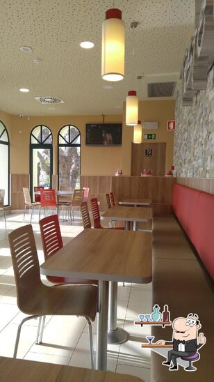 Veja imagens do interior do Burger King Algés.