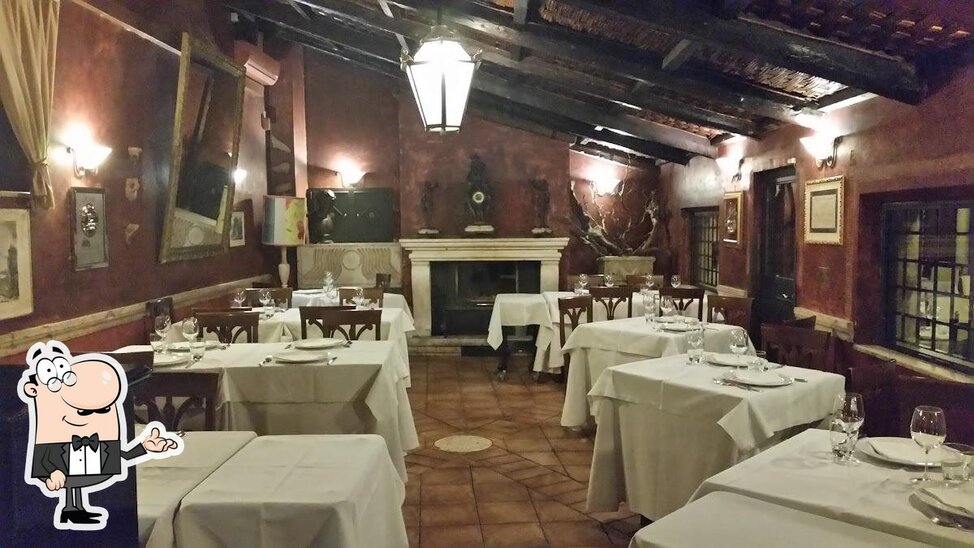 Siediti a un tavolo di Ristorante L'Archeologia - dal 1804 Ristorante a Roma.