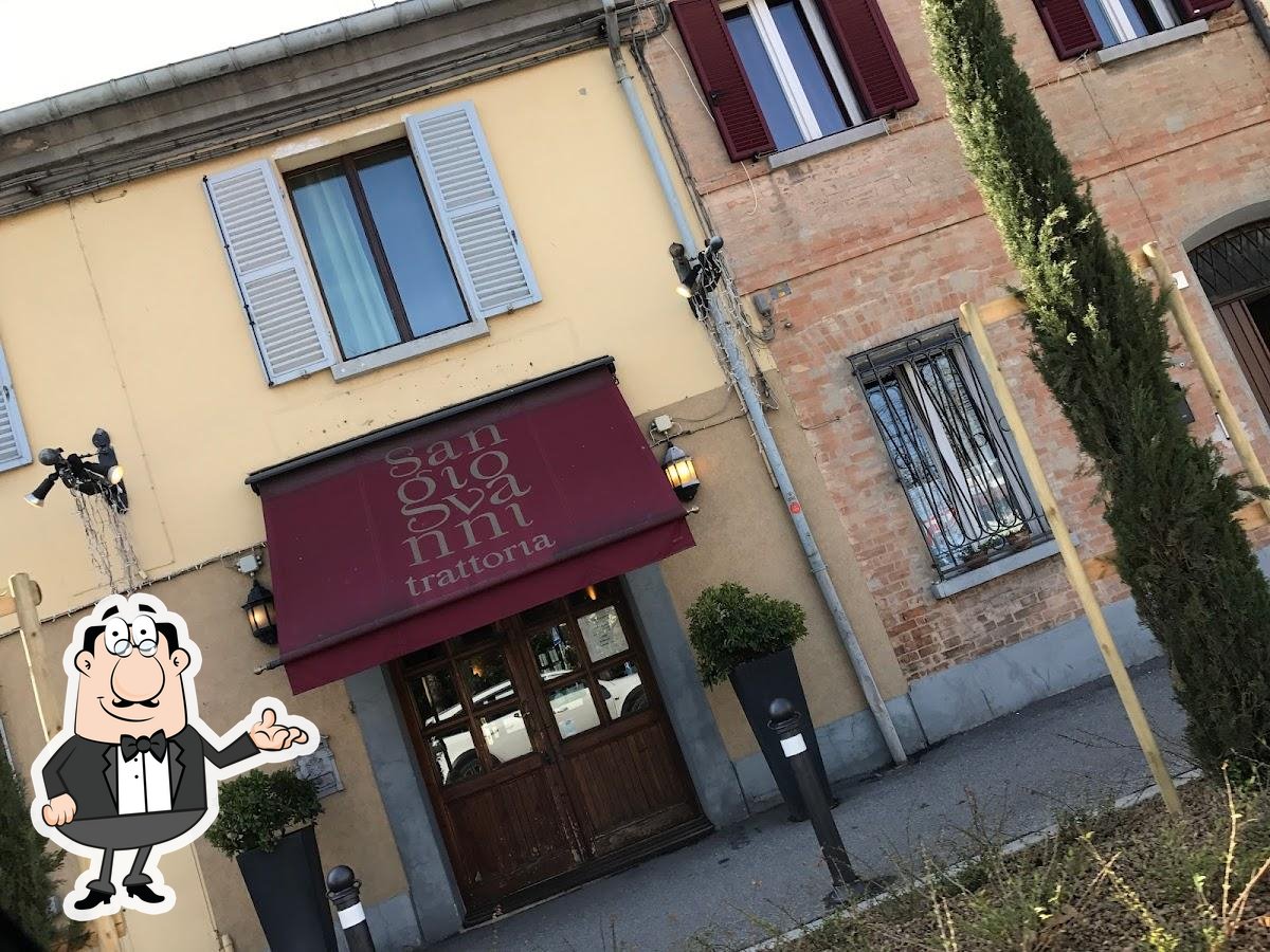 Siediti a un tavolo di Trattoria San Giovanni.