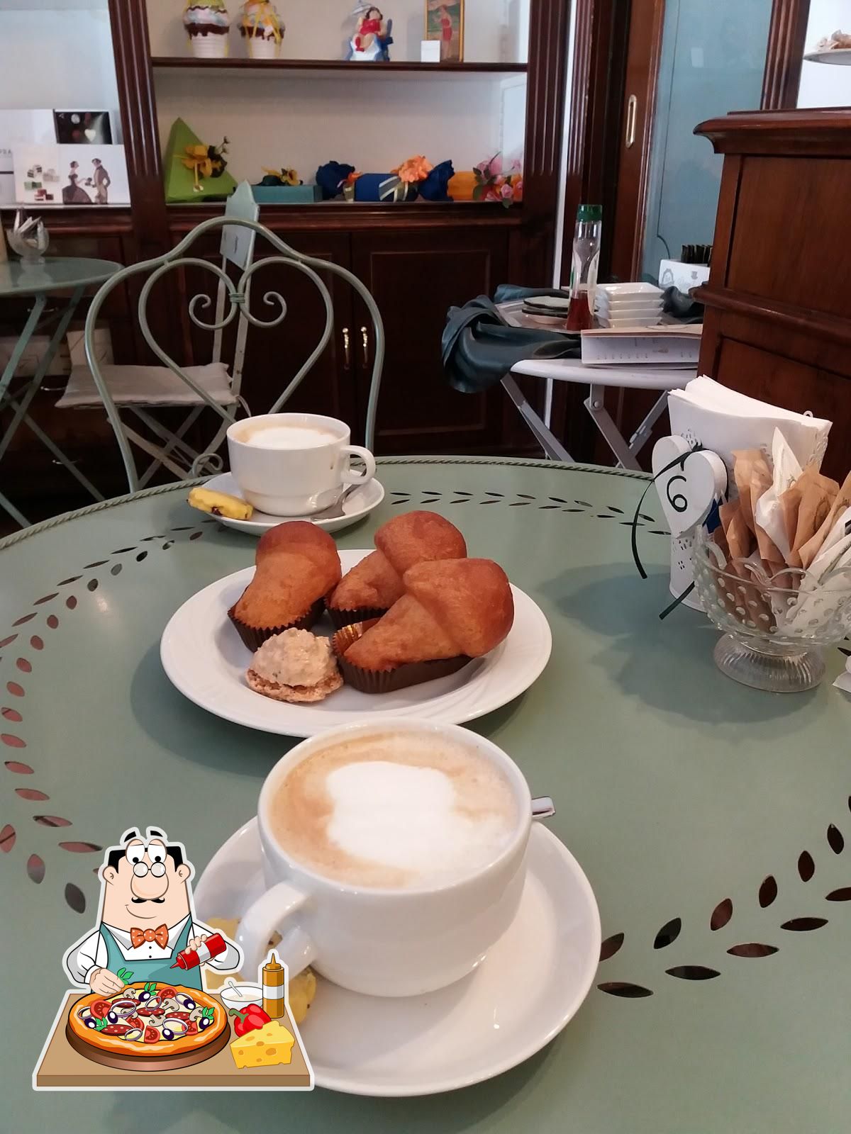 Platti al Pasticceria Castelnuovo.