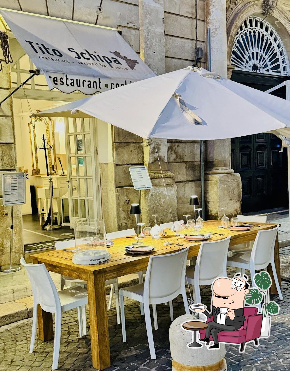Dai un'occhiata agli interni di Tito Schipa Sushi Restaurant Apulian Fusion.