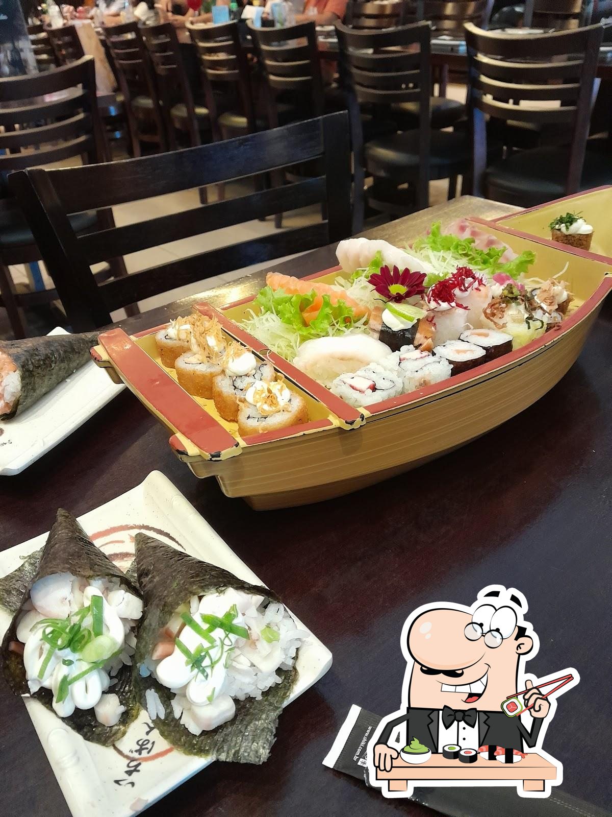 Sushi é um popular refeição originário do Japão.
