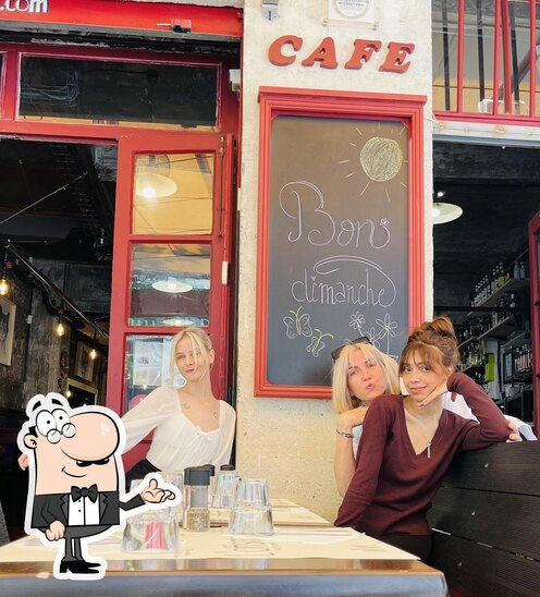 Découvrez l'intérieur de L'Offset : Restaurant à Avignon rue des teinturiers.