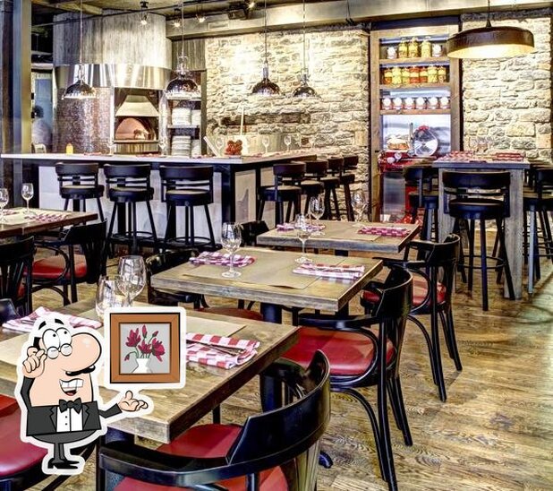 Découvrez l'intérieur de Bevo Bar + Pizzeria.