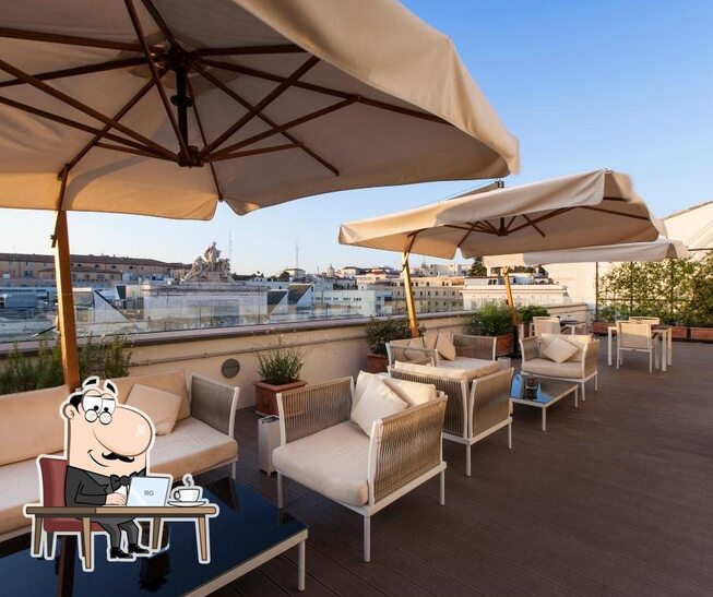 Gli interni di Terrazza Monti - Restaurant & Lounge Bar.