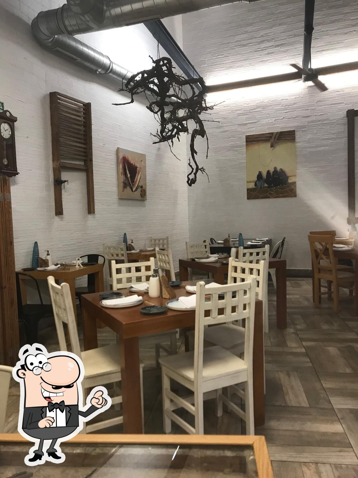 El interior de La Carpinteria gastrobar restaurante.