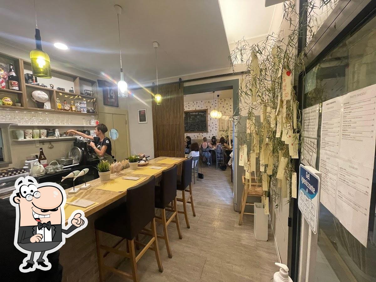 Siediti a un tavolo di Yuzuya.