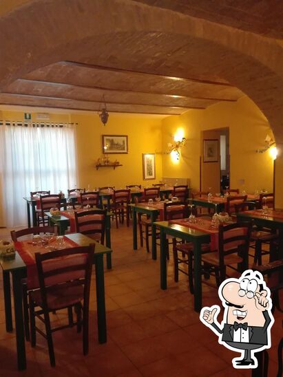 Siediti a un tavolo di Ristorante75.