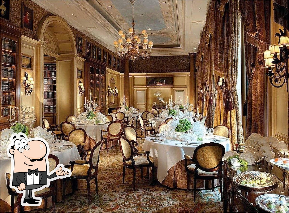 Découvrez l'intérieur de Le Cinq.