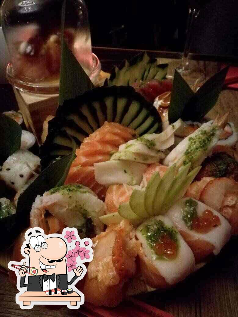 Experimente diversas opções de sushi.