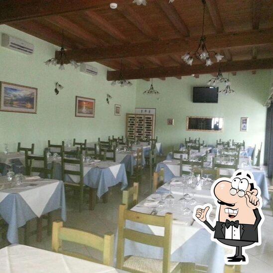 Gli interni di Esperia ristorante e pizzeria san vito marina".