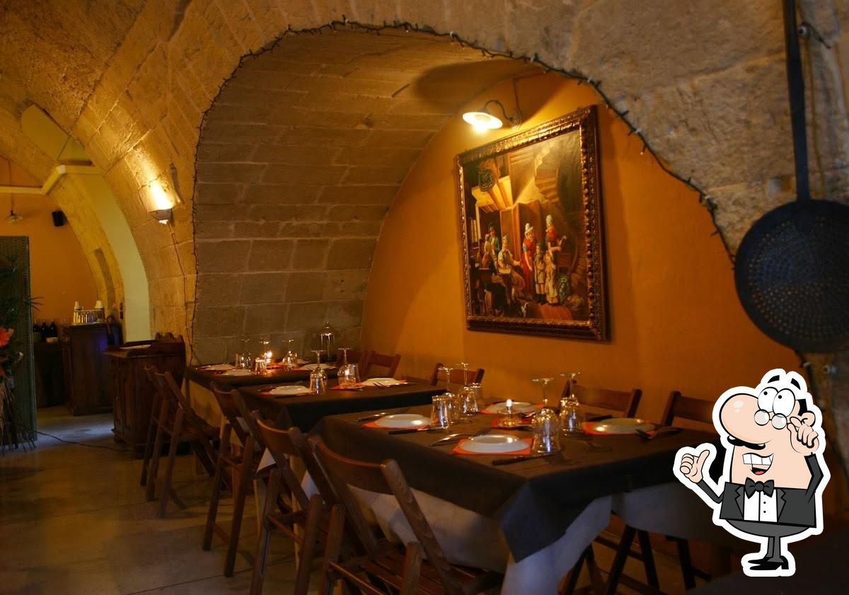 Dai un'occhiata agli interni di Locanda "Arcu te Pratu" nuova gestione.