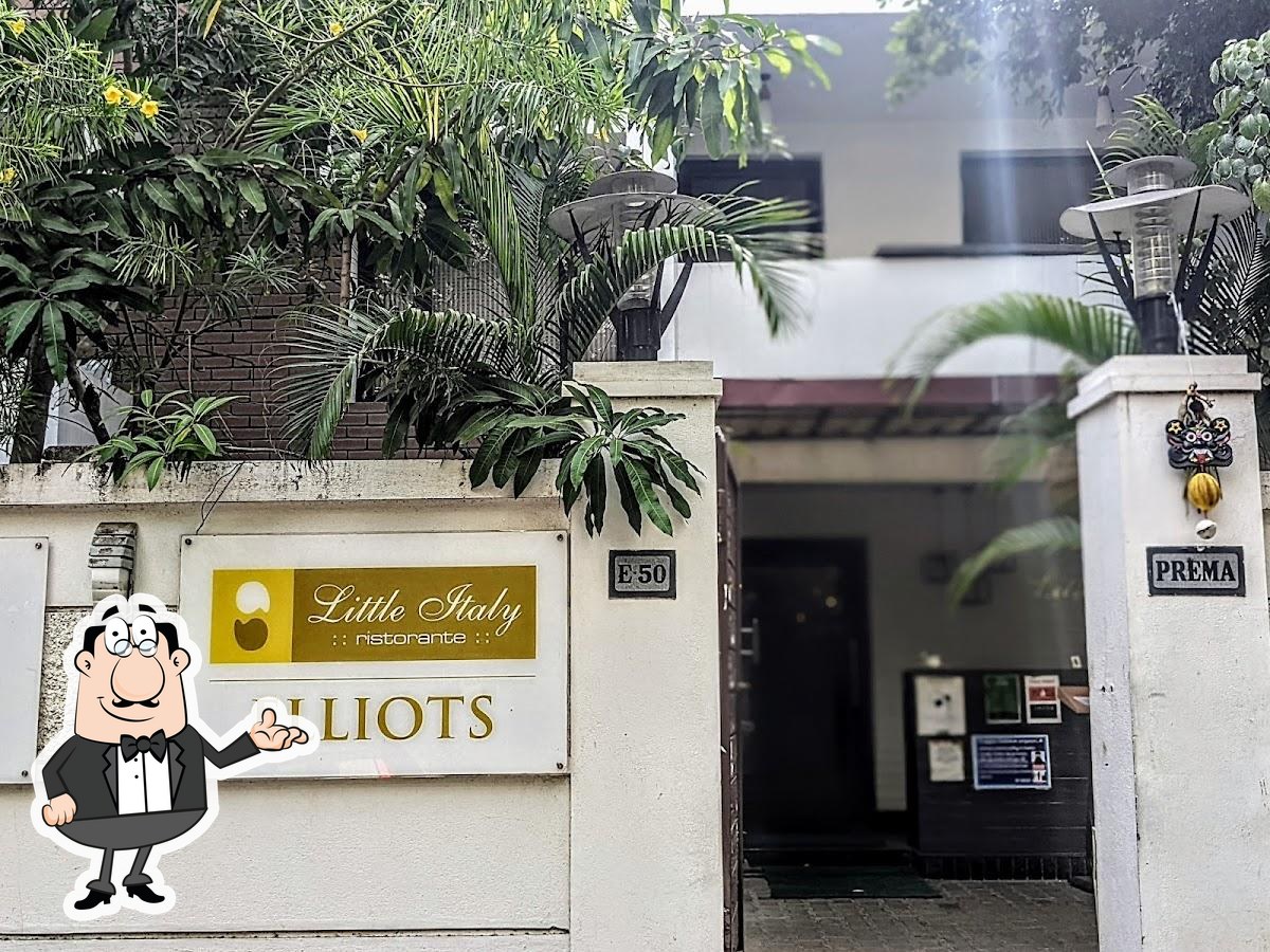 Check out how Little Italy Restaurant, Besant Nagar, Chennai looks inside.