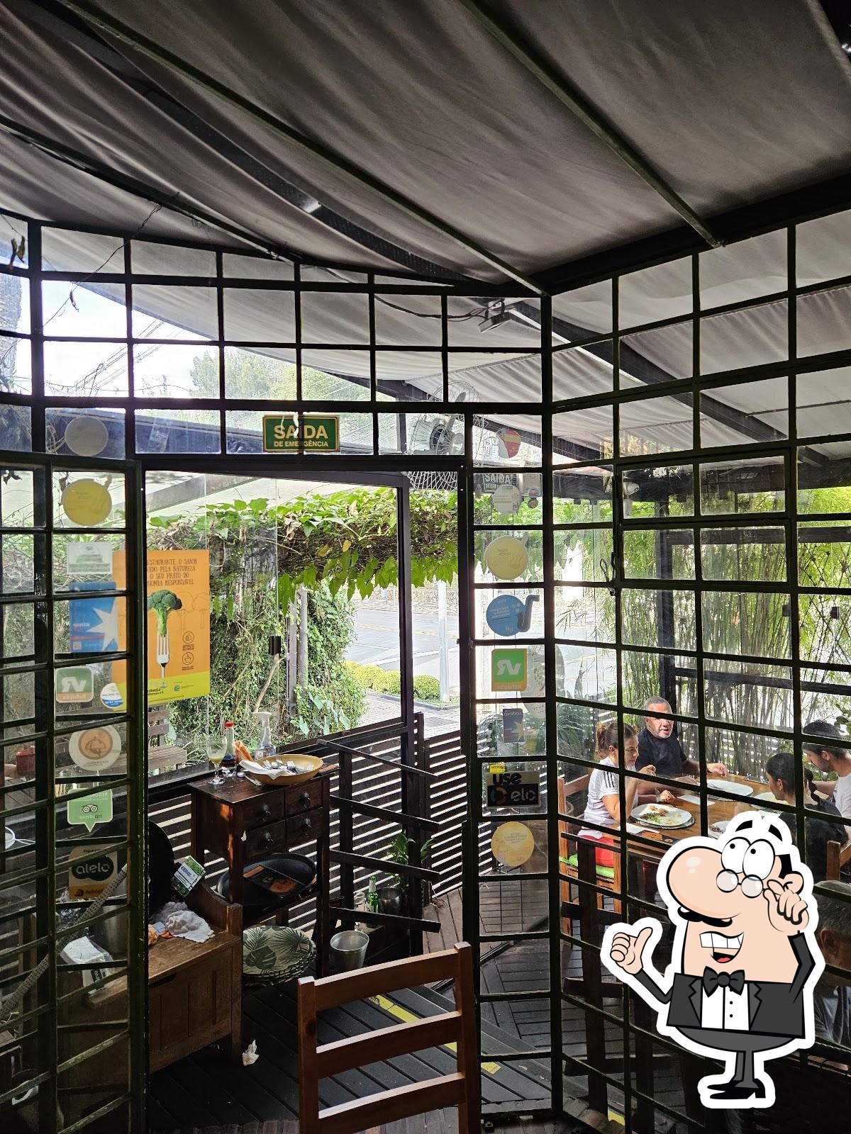 Veja imagens do interior do Quintana Gastronomia.