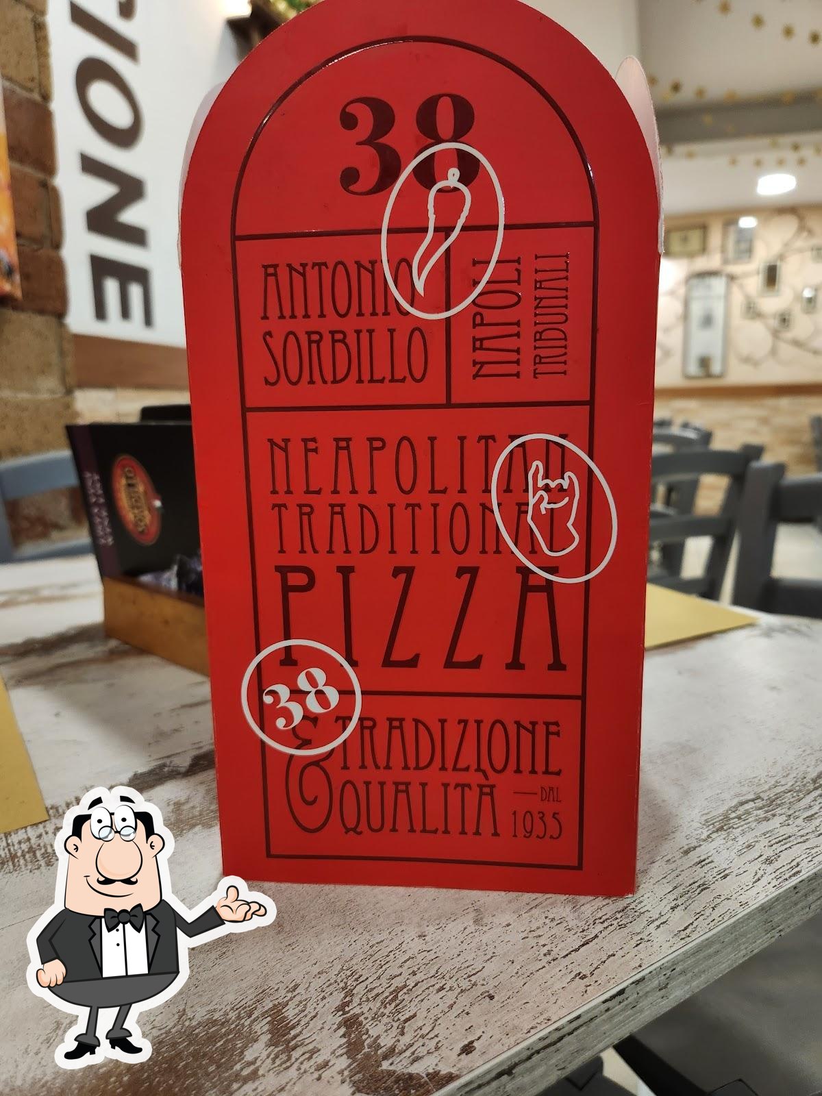 Gli interni di Pizzeria Antonio Sorbillo.