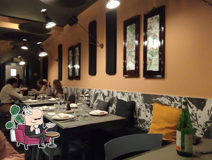 Siediti a un tavolo di Mandarin 2.