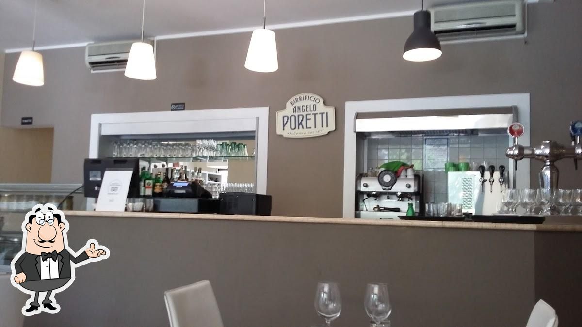 Dai un'occhiata agli interni di AL 384 Pizzeria con Cucina.