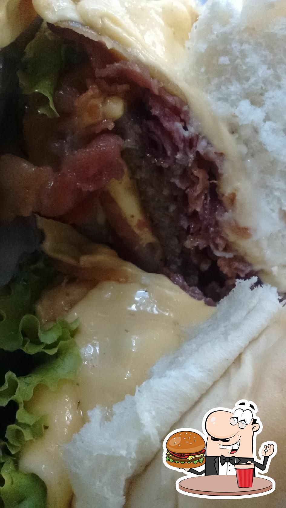 Padaria Teruo serve uma escolha de opções para os amantes dos hambúrgueres.