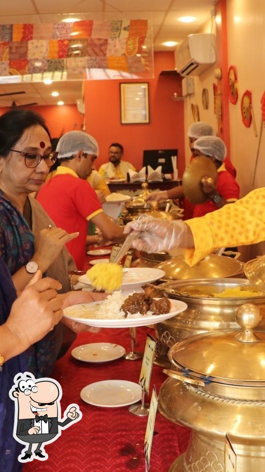 Check out how Koshe Kosha, Golpark looks inside.