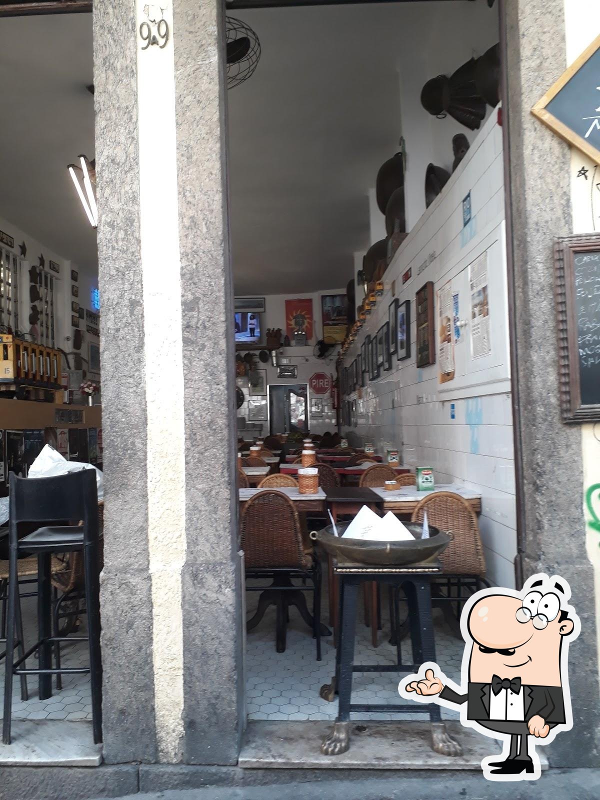 O interior do Bar do Mineiro.