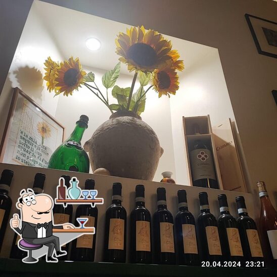 Dai un'occhiata agli interni di Trattoria Pizzeria Il Girasole.