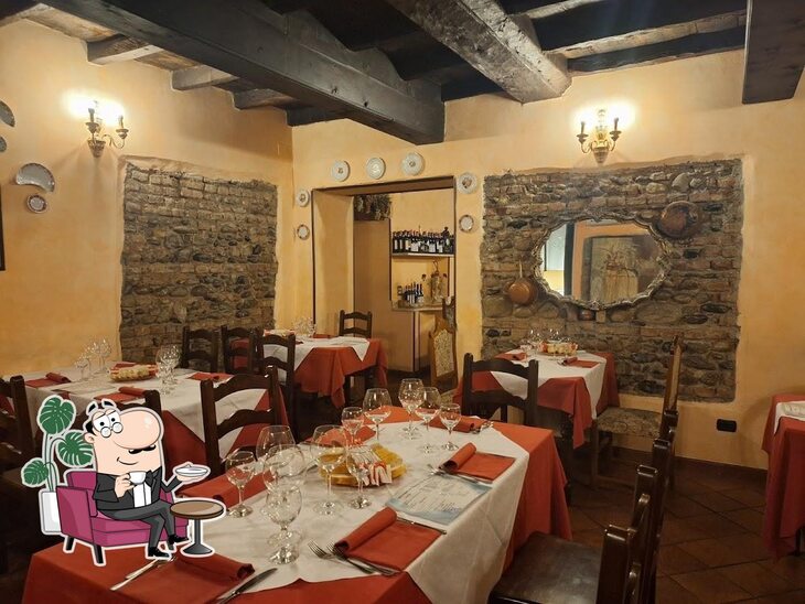 Dai un'occhiata agli interni di La Taverna Dei Mercanti.