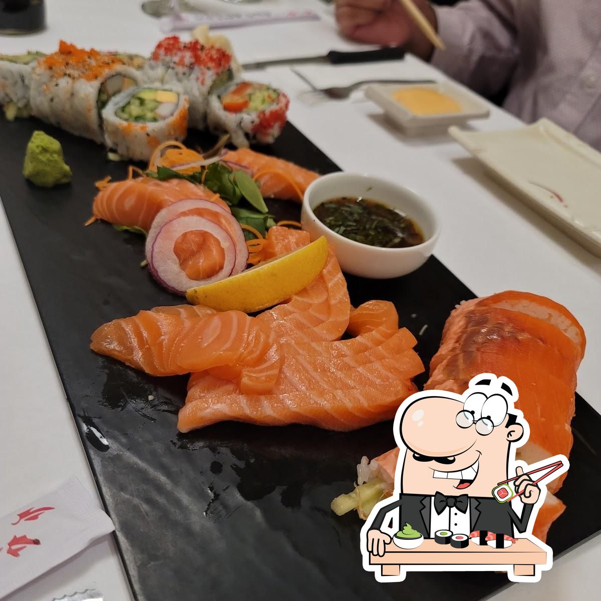 Les sushis sont une cuisine populaires provenant du Japon.